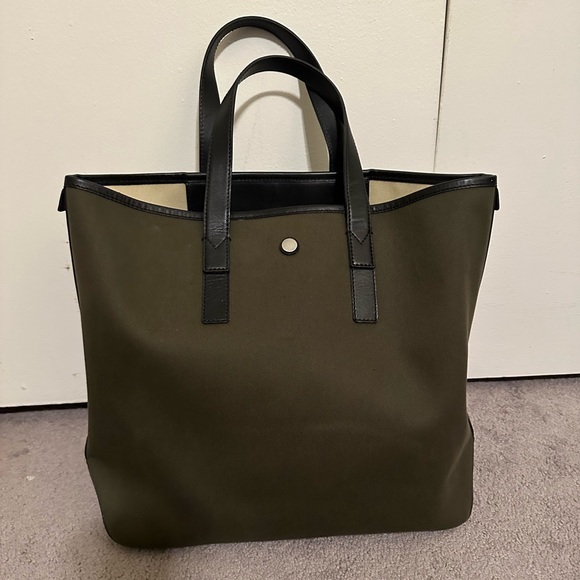 Authentic MICHAEL KORS Tote Bag - Picture 1 of 8
